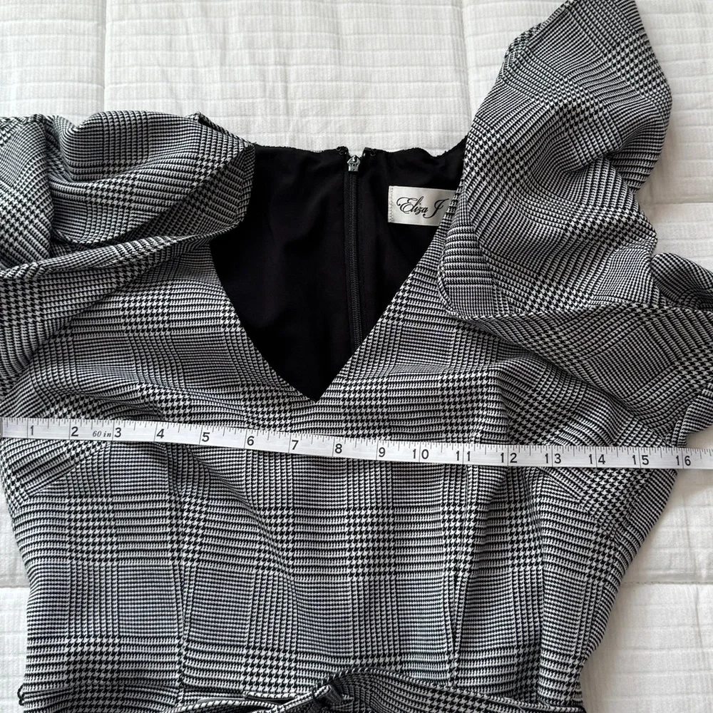 Eliza J grey short sleeve dress with belt, size size 2 - Picture 6 of 10